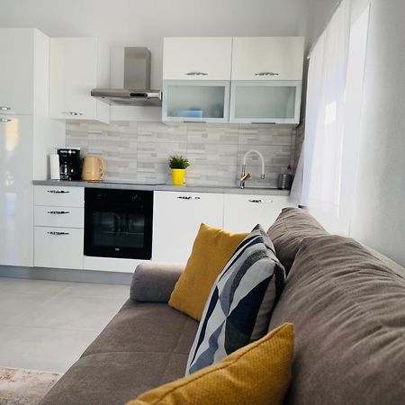 Apartment Erika - For 2 Near The Beach Pula Dış mekan fotoğraf