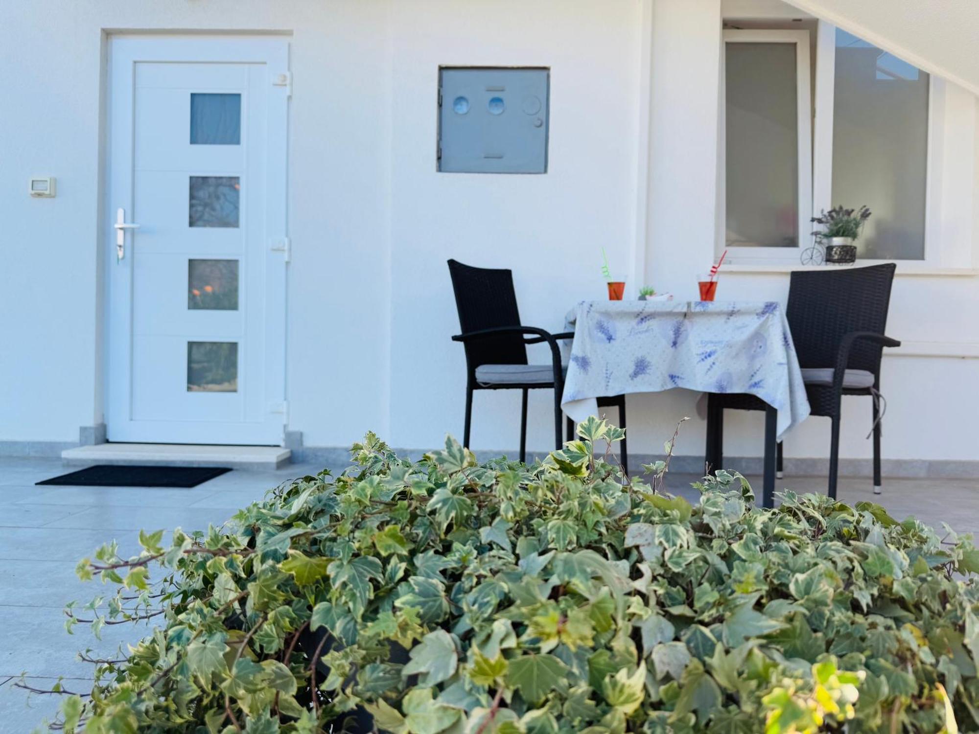 Apartment Erika - For 2 Near The Beach Pula Dış mekan fotoğraf
